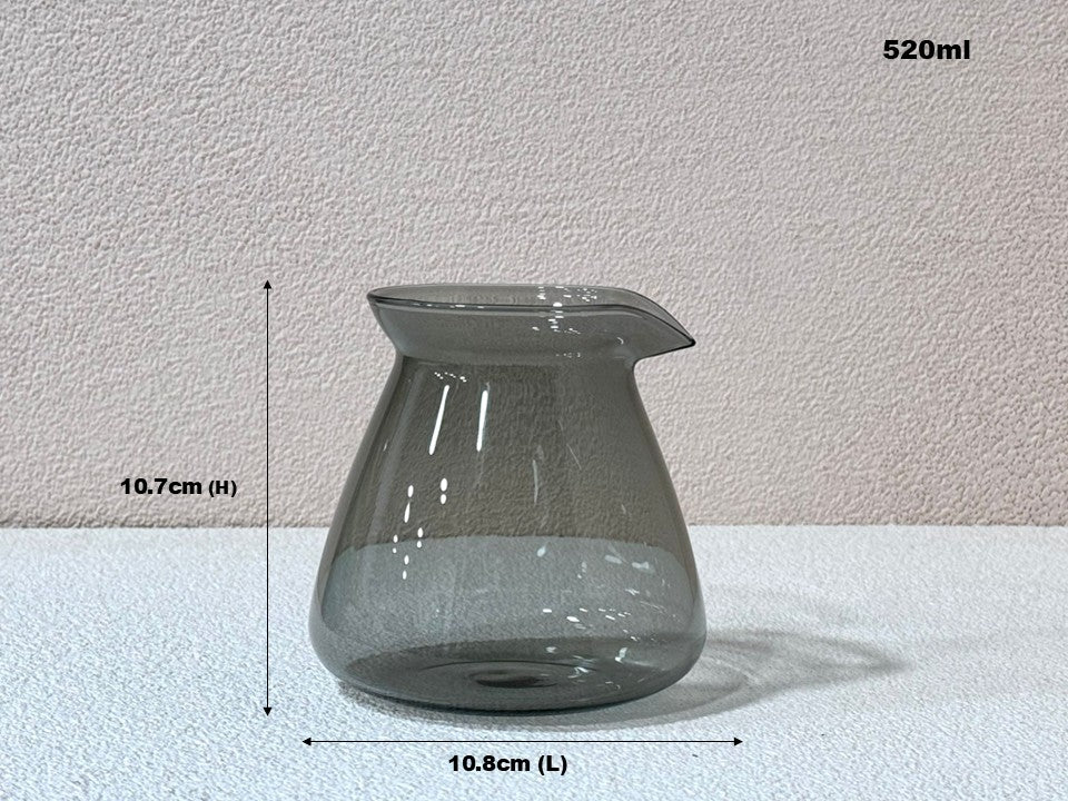Cleft Pourer