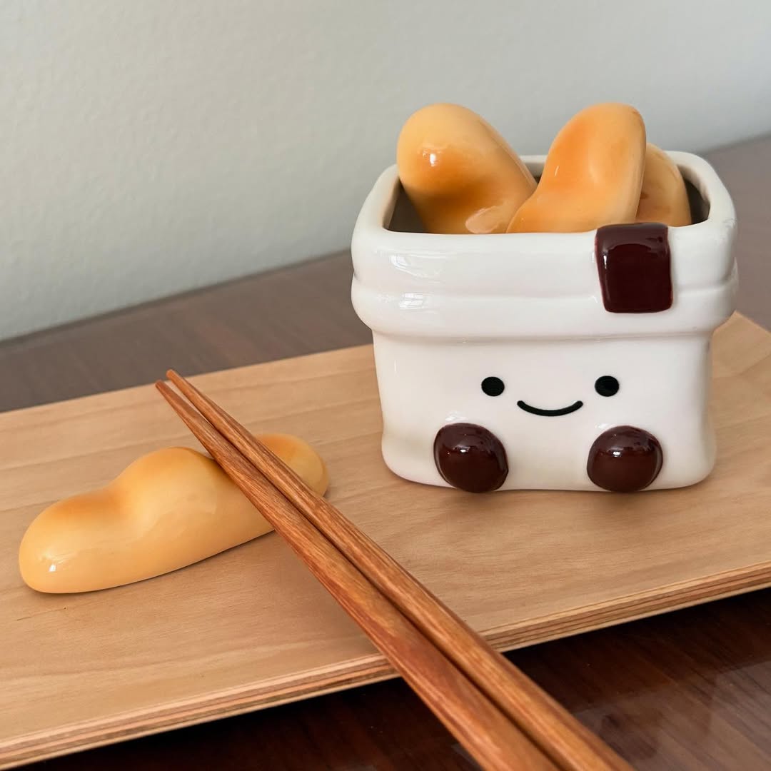 Bready Buddy Chopstick Rest