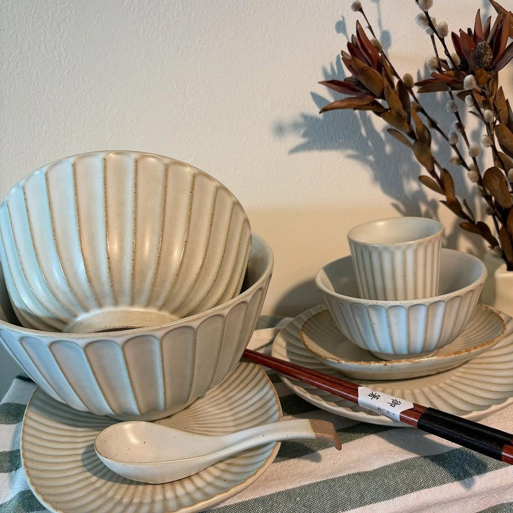 Seijaku Dining Set
