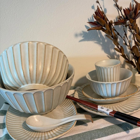 Seijaku Dining Set